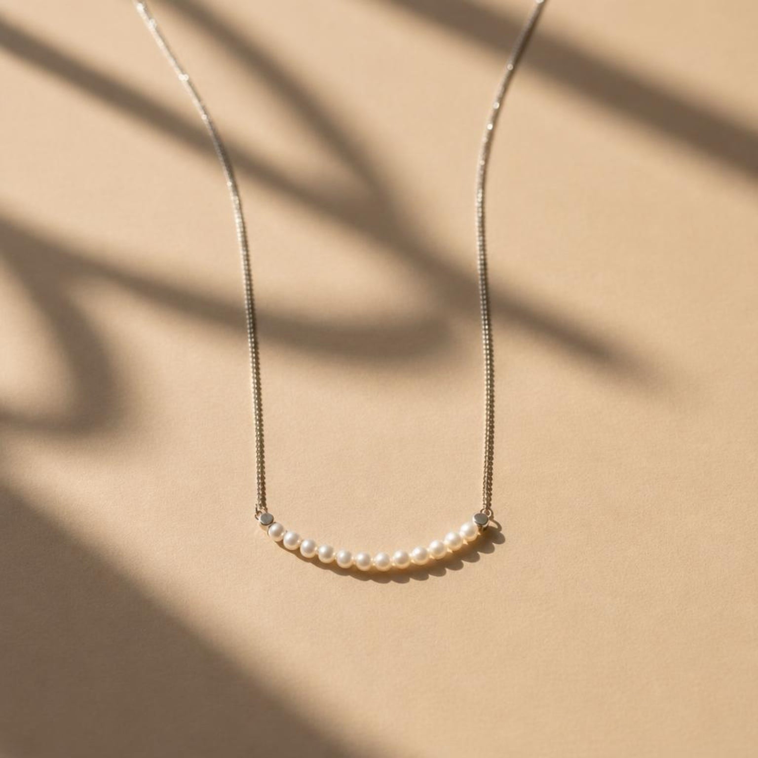 Minimalist 4mm Curved Shell Pearl Row Necklace